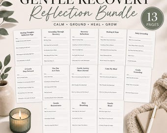 Puede incluir: Un paquete de reflexión Gentle Recovery con 13 páginas, con indicaciones para la calma, el arraigo, la curación y el crecimiento. Incluye una vela, un bolígrafo y un jarrón con vegetación. El texto dice "Gentle Recovery Reflection Bundle".