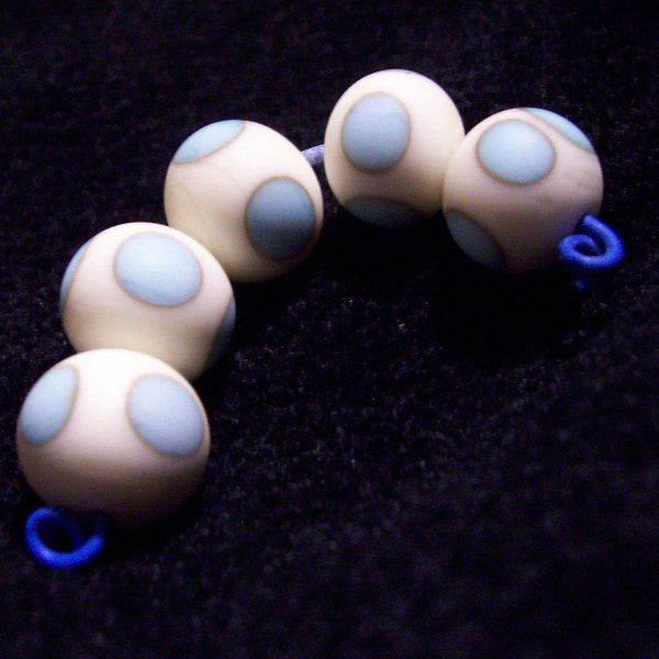 Set of 5 Sugar Beads White with Baby Blue Spots on a wire