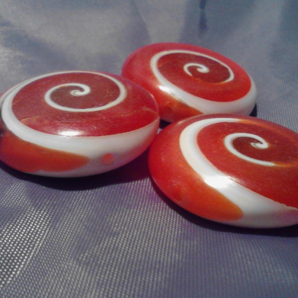 3 Glassfilled Spiral Shell Beads