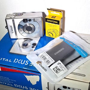 BOXED Canon Digital IXUS 300 • Vintage Y2K Digicam • Complete Kit with Box & Manuals • 2.1MP CCD Sensor • Retro Film-Like Grain Camera