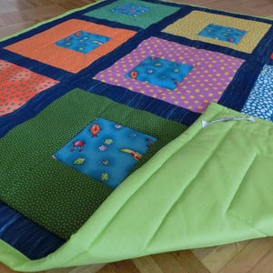 Tapis de jeu patchwork pour enfants / Eau à bulles