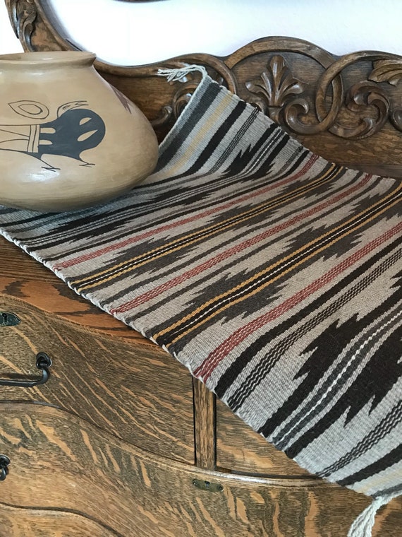 Tapis Navajo Ruines De Large Gris Rouge Jaune Marron Au Sud Ouest Damérindiennes De Tissage à Collectionner