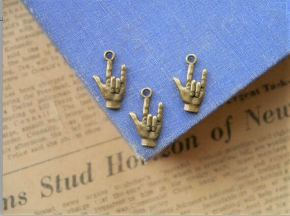 10 pcs Antique Bronze Sign Language I Love You Charms 22mm (BC2957)
