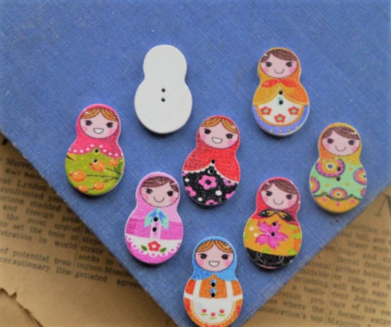 10 pcs Wood Russian Doll Nesting Dolls Painted Mixed Assorted Patterns Retro Buttons 30mm 3cm BT2400