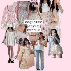 Puede incluir: Una colección de prendas de vestir de estilo coquette, que incluye vestidos, tops, faldas y cárdigans en colores pastel. La imagen presenta una variedad de conjuntos con encaje, volantes y estampados florales. El texto "coquette style bundle" está visible.