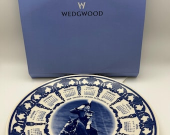 Wedgwood Queen Elizabeth II 2004 Calendar Plate (Daily Mail Exclusive, Cauliflower Collection)