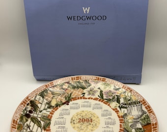 Boxed Wedgwood 2004 Daily Mail Calendar Plate