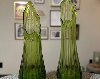 Pair of L.E. Smith Swung Glass Vases in Green MCM Vintage