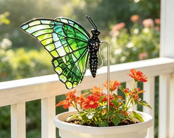 Estaca de jardín con mariposa de vidrio fusionado hecha a mano, adorno realista de insecto verde.