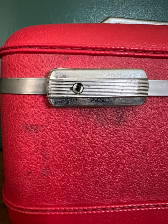 Vintage American Tourister Tiara Train Case Red R… - image 4