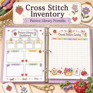 Könnte beinhalten: Ein Kreuzstich-Inventar-Ordner mit bedruckten Seiten mit dem Titel Pattern Library Dashboard und Owned Pattern Catalog. Die Seiten enthalten farbige Rasterabschnitte, Überschriften und dekorative Illustrationen von Erdbeeren, Blumen und Herzen.