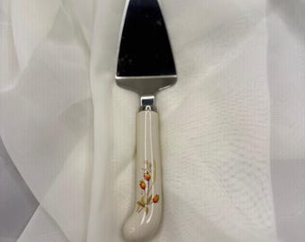 Vintage Japan Stainless Steel Cake Pie Server Ceramic Handle Berry Floral 9”