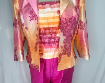 Bob Mackie Boutique 3-teiliger Anzug mit Perlen- und Spitzenbesatz, Jacke und Hose aus Seide, Größe 10