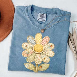 Faux Patchwork Flower Shirt, Cottagecore Floral Tee, Faux Embroidery Daisy Shirt, Grandmacore Wildflower Gift
