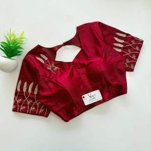 レシャムシルクブラウス｜手刺繍パールカルダナ刺繍｜パッド入りデザイナーサリーブラウス