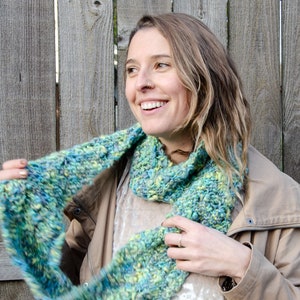 Knit Circle Infinity Scarf - Chunky Cowl scarf - Christmas gift for her under 50