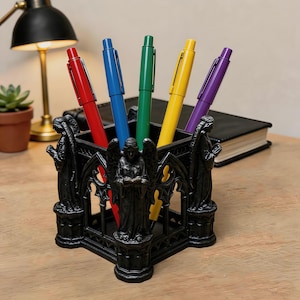 Portalápices con forma de ángel gótico, impreso en PLA en 3D, con forma de catedral. Organizador de escritorio estilo Dark Academia. Decoración vampírica. Regalo místico único para amantes de los libros.