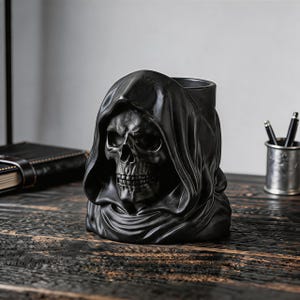 Portalápices con forma de calavera de la Parca, organizador de escritorio gótico, portalápices de plástico con forma de la Parca, decoración espeluznante para habitación, regalo de terror único para novio.