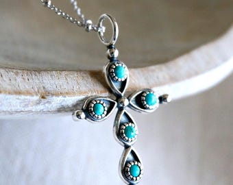 Collar Giulia Cross de plata de ley, colgante de turquesa auténtica, joyería espiritual occidental, regalo de piedra natal de diciembre