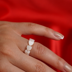 Ensemble de bagues coeur en perles, bijoux Christian Coquette, pile de bagues en perles extensibles, anneau coeur en nacre, cadeau foi pour elle
