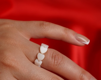 Parelhartringset, christelijke flirtsieraden, stapel ringen met stretchkralen, parelmoer hartband, geloofscadeau voor haar