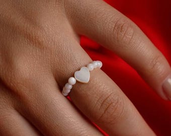 Parelmoer hartring, christelijk cadeau voor vrouwen, ring met parelkralen, minimalistische hartring, doopcadeau voor haar