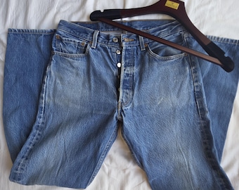 90s Vintage Levi’s 501XX Jeans W32 L32 Distressed Faded Classic