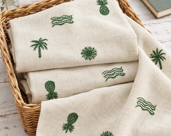 Geborduurde katoen-linnenstof, groene tropische motieven op naturel beige, naaistof in Franse landelijke stijl (0,5 meter)
