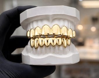 Juego de parrillas dentales doradas: Cubierta dental de 8 dientes, parte superior e inferior, estilo hip hop, bisutería.