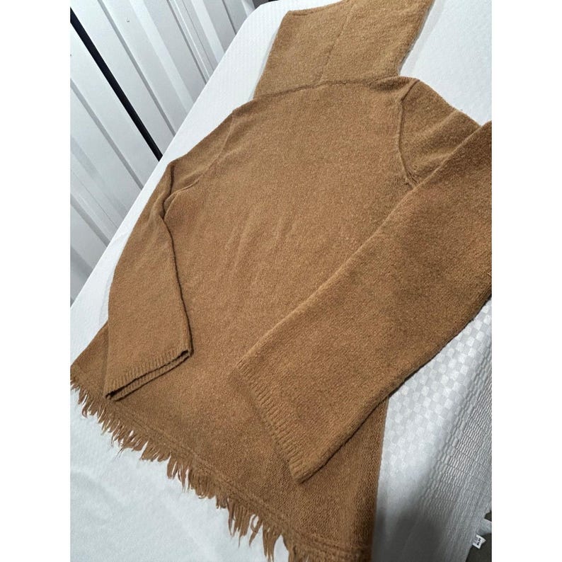 Jersey de punto de cuello alto con flecos en el bajo, color marrón, de Anthropologie Kemi + Kin, talla pequeña imagen 2