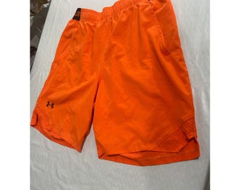 Under Armour Short d'entraînement de sport orange pour homme, grande taille fluo