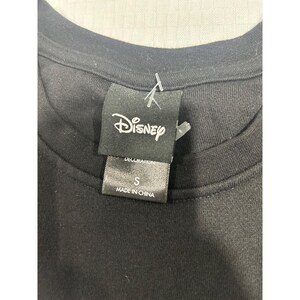 Moletom preto com estampa de respingos de tinta da Minnie Mouse da Disney, tamanho pequeno. imagem 3