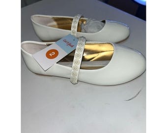 Cat & Jack Brooke White Patent Pearl Strap Mary Jane Dress Shoes Girls Size 2