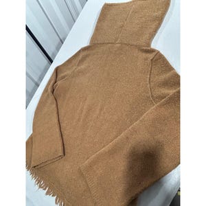 Jersey de punto de cuello alto con flecos en el bajo, color marrón, de Anthropologie Kemi + Kin, talla pequeña imagen 3