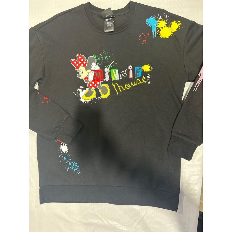 Moletom preto com estampa de respingos de tinta da Minnie Mouse da Disney, tamanho pequeno. imagem 1