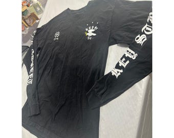 Key Street T-shirt graphique noir à manches longues pour hommes, manches gothiques imprimées, taille M