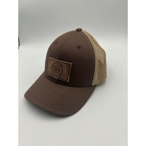 Yupoong Minnesota State Seal leren patch truckerhoed bruin tan snapback pet