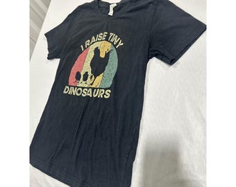 T-shirt graphique Bella Canvas I Raise Tiny Dinosaurs Chicken Noir XS Manches Courtes