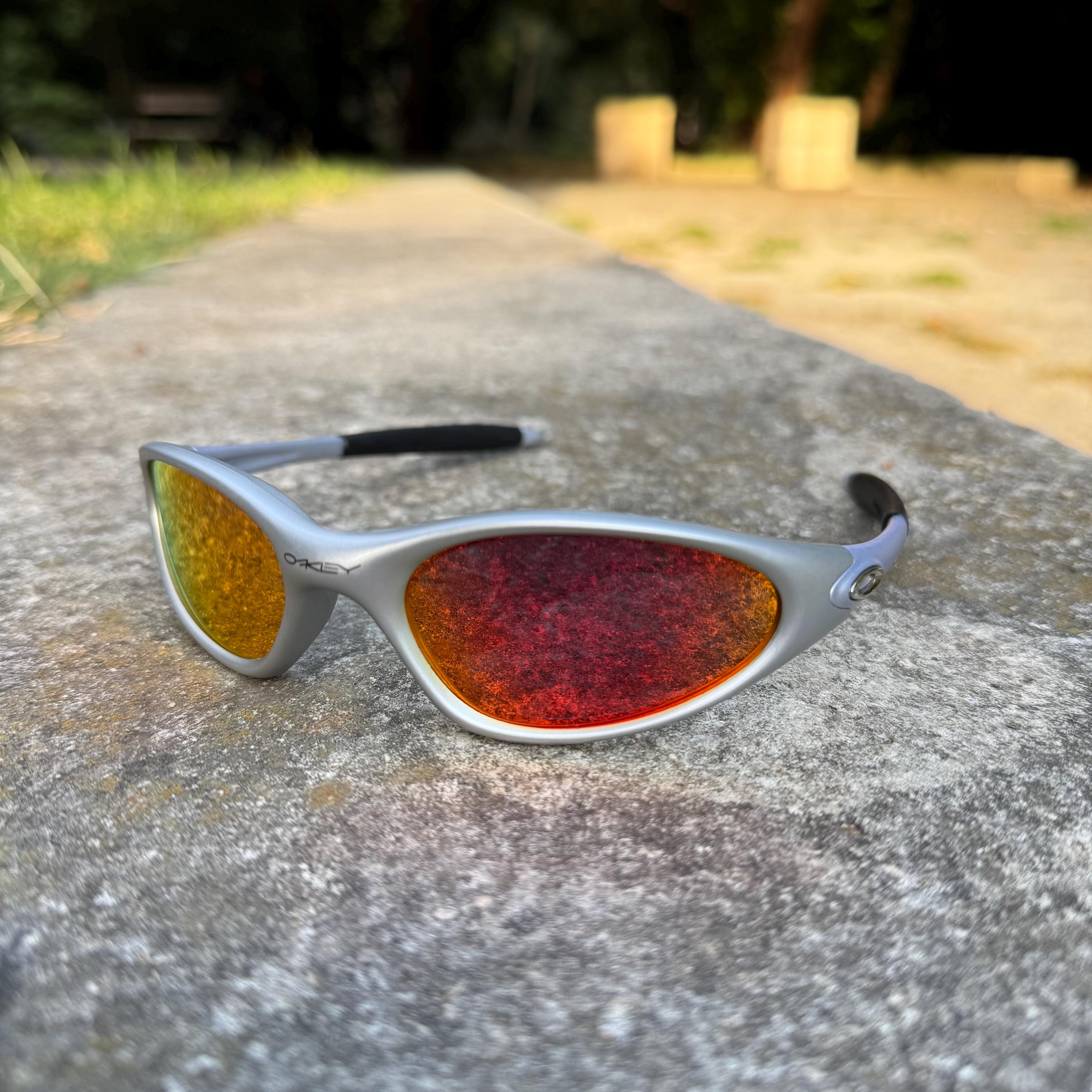 Vintage Oakley Minute Sunglasses Silver Orange Lens Y2K Sport Wraparound Shades 90s Techwear Streetwear