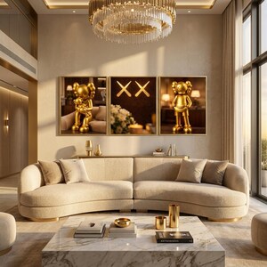 Set di 3 stampe murali Gold Kaws, poster di lusso con figure Hypebeast, stampe pop art moderne, decorazioni contemporanee per il soggiorno, download digitale. immagine 3