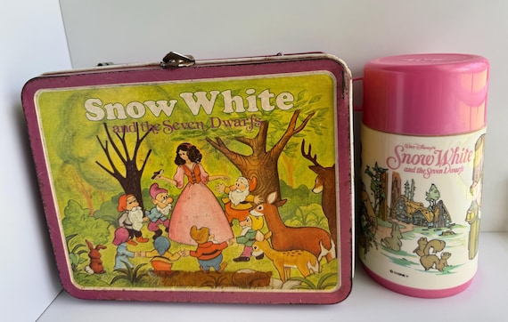 Vintage Snow White and the Seven Dwarfs collectible metal lunchbox from 1970s