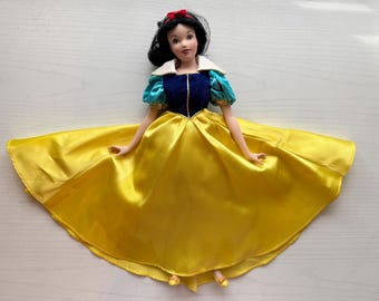 Vintage Franklin Heirloom Doll Disney "Snow White" First Edition Porcelain Doll