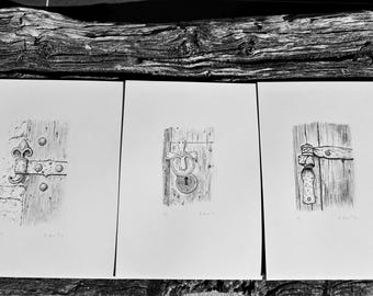 Set van 3 ORIGINELE potloodtekeningen van oude huisjesdeuren op zuurvrij papier van museumkwaliteit, A4-formaat. Minimalistische vintage kunst. Gesigneerd.