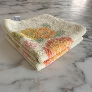 Vintage 1970s Utica Fine Arts Set of Two Yellow Floral Washcloths