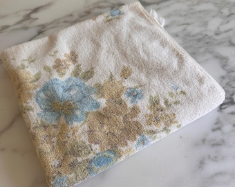 Vintage 1960s or 1970s Sears Drylon Bath Towel - Yellow and Blue Floral