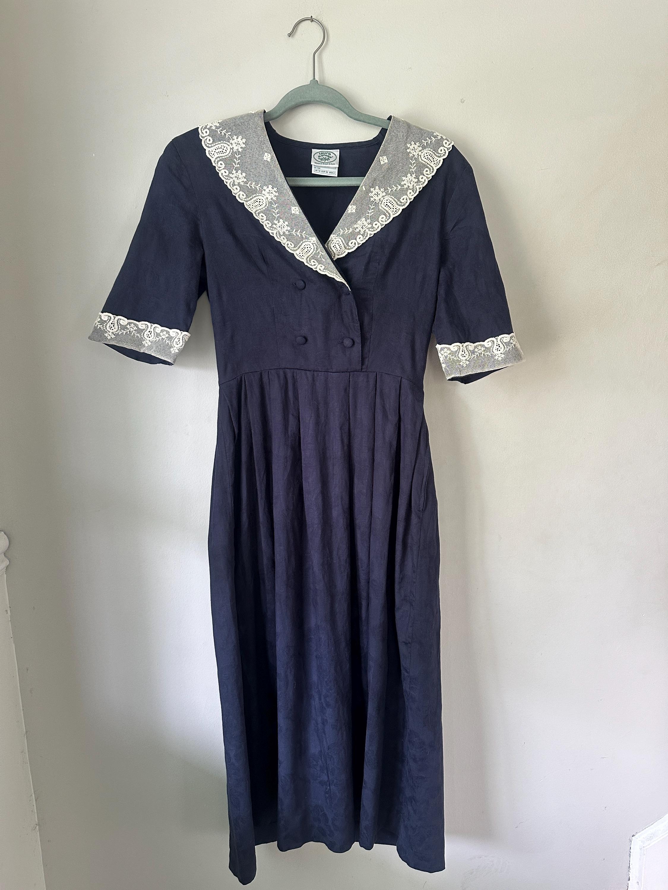 Vintage 1980s Laura Ashley Dress - Lace Collar - Cottagecore
