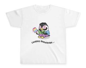 Camiseta juvenil Pingüino del Conocimiento / Lindo pingüino lector, paleta de helado arcoíris
