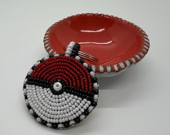 Llavero o dije para bolso con cuentas, Pokeball