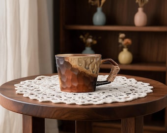 Taza de café de cerámica marrón hecha a mano, taza de té rústica de gres con asa de cuerda, taza de cerámica de estilo japonés, regalo único para amantes del café.