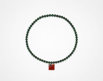Collar de ágata verde con colgante de ágata roja, joyería unisex bohemia con cuentas anudadas a mano.